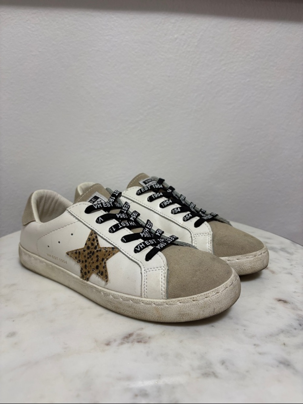 Vintage White Sneakers with Tan Suede Toe and Leopard Star